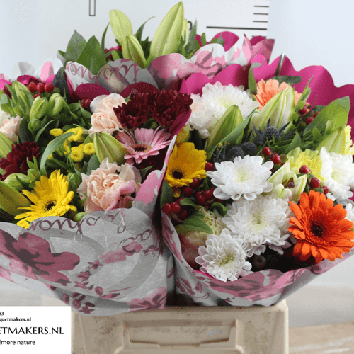 Ramo de Flores Variadas Fucsia, 42 cm de tallo
